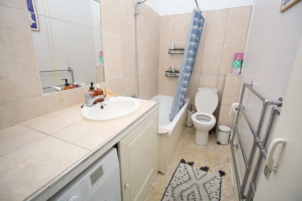 Property photo 3 of 6