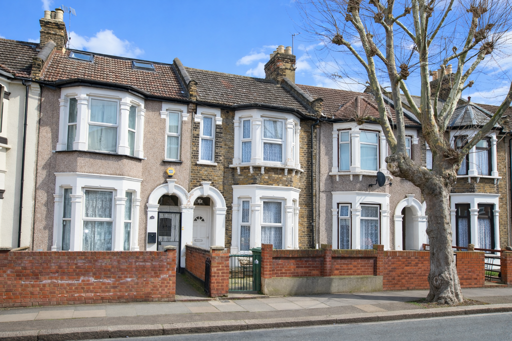 Property photo 2 of 11 Front