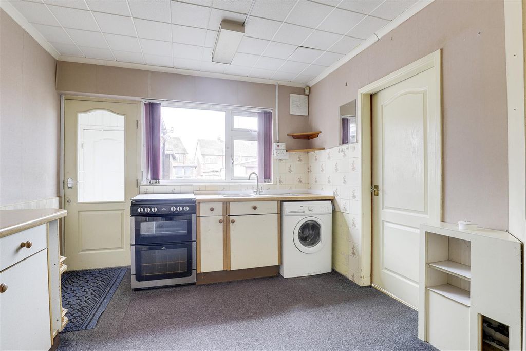 Property photo 3 of 16 10024.Jpg