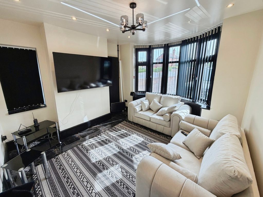 Property photo 3 of 16 Living Room