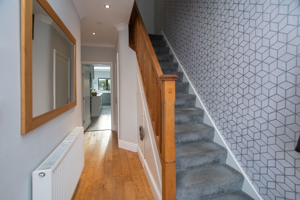 Property photo 3 of 30