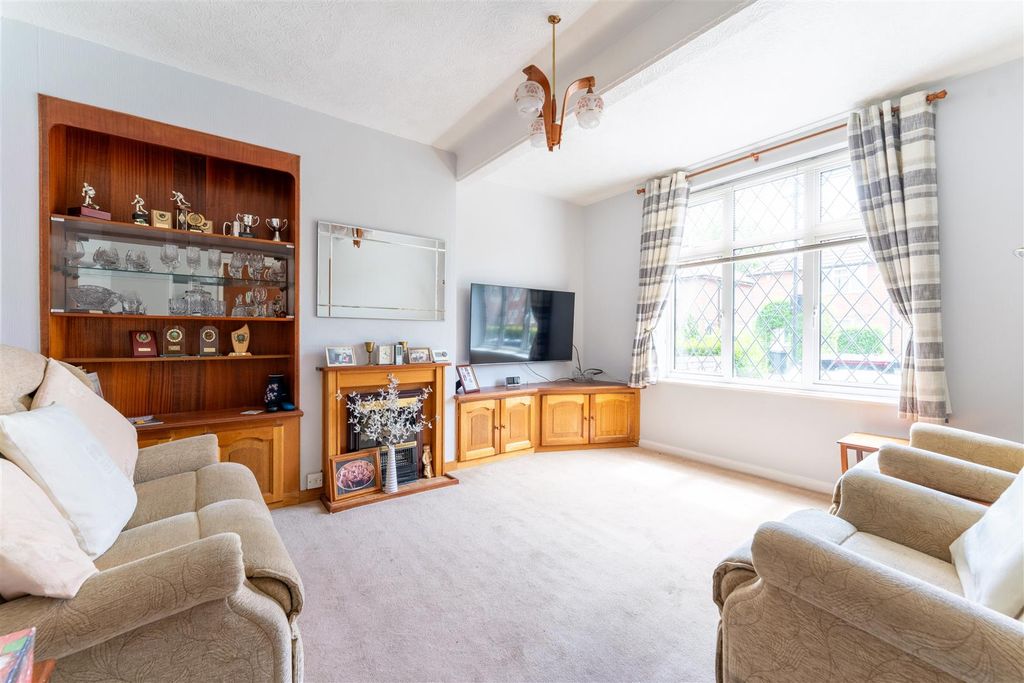 Property photo 2 of 11 49 Homefarm Recp.Jpg