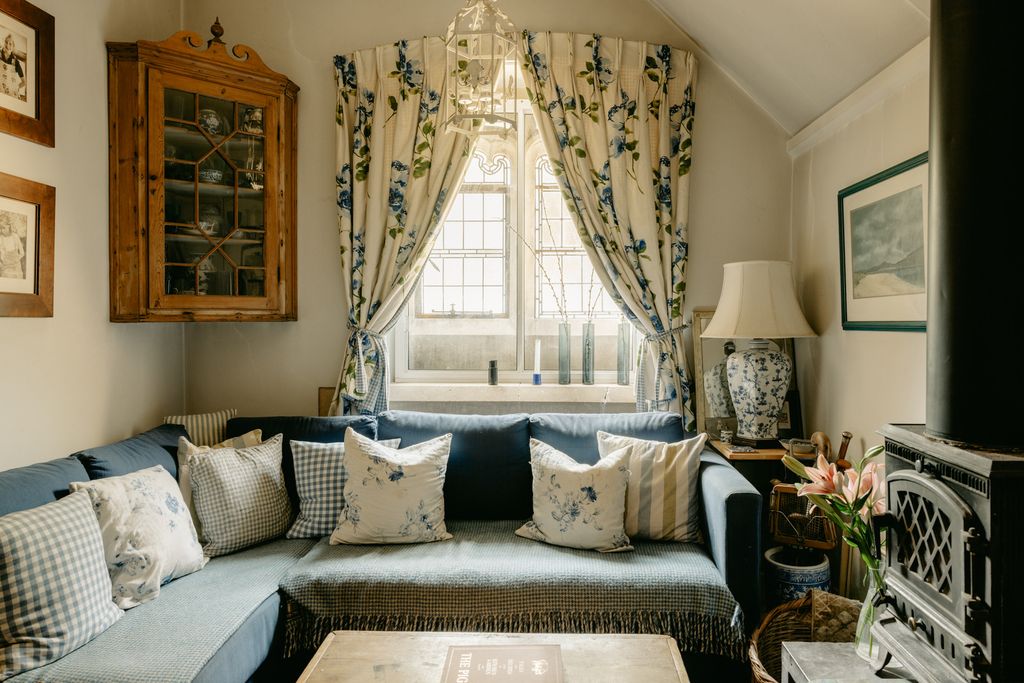 Property photo 3 of 31 132063 - Mfox9139.Jpg