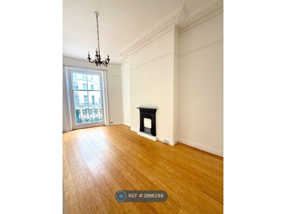 Property photo 1 of 14 Lounge