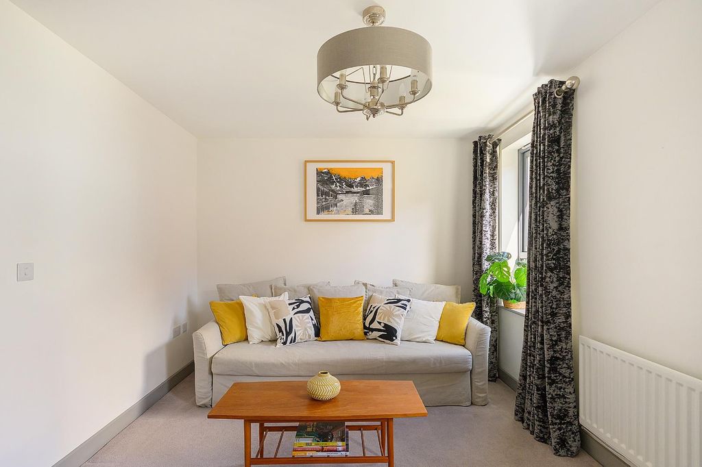 Property photo 3 of 43 2P6W6AV - Living Room F.Jpg