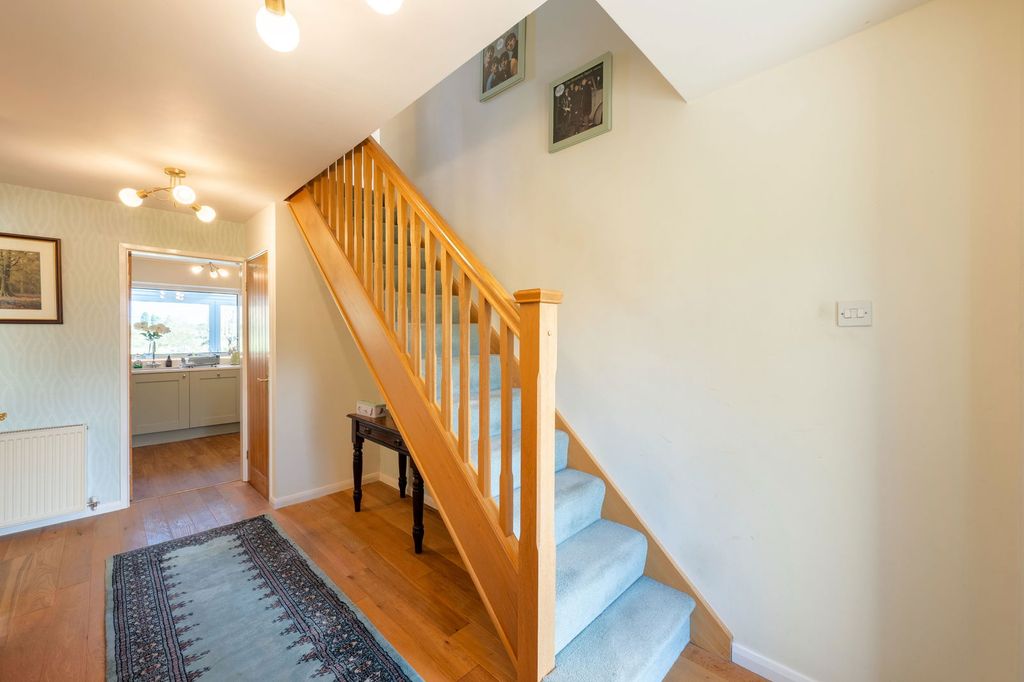 Property photo 3 of 31