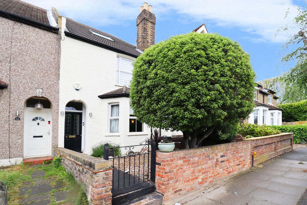 Property photo 1 of 18