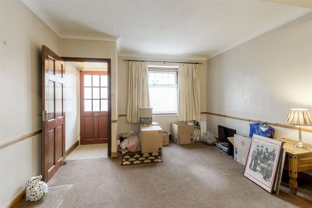 Property photo 3 of 12 Sitting Room