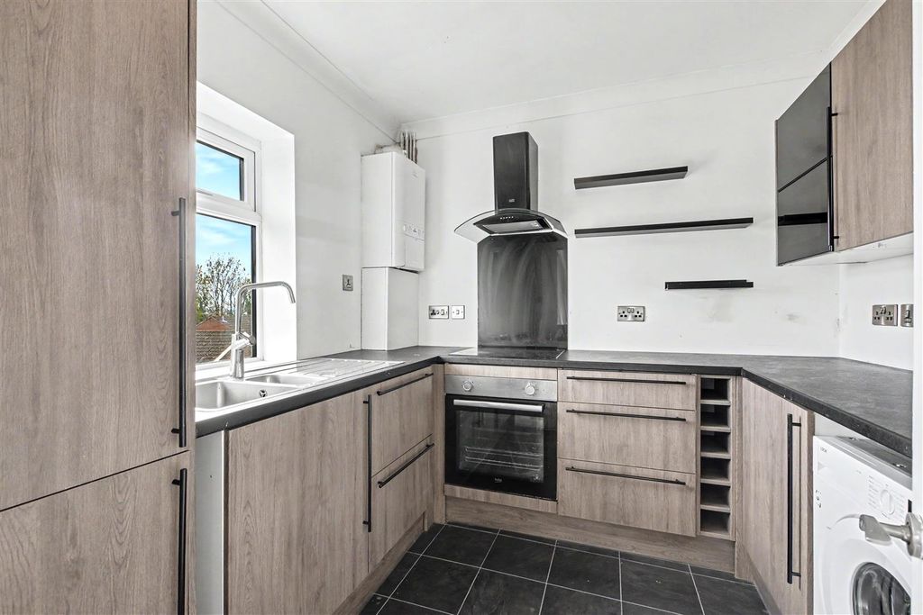 Property photo 2 of 9 Kitchen_1.Jpeg