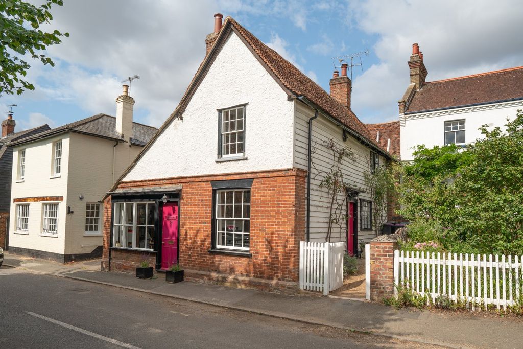 Property photo 1 of 17 Frontage