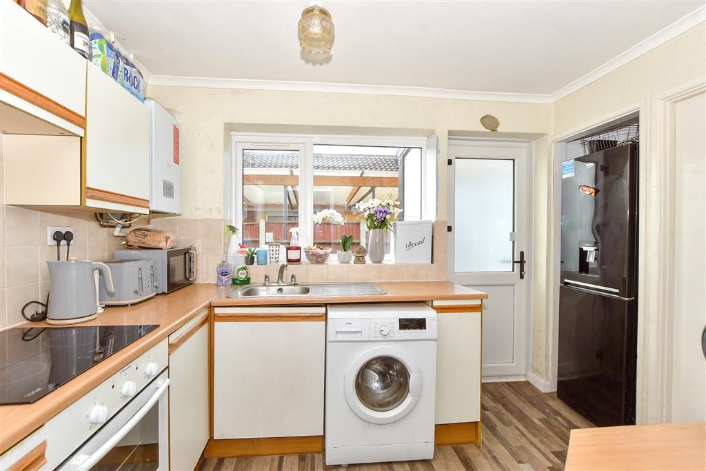 Property photo 1 of 8 Kitchen