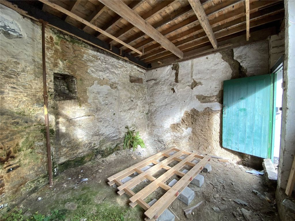 Property photo 2 of 7 Internal