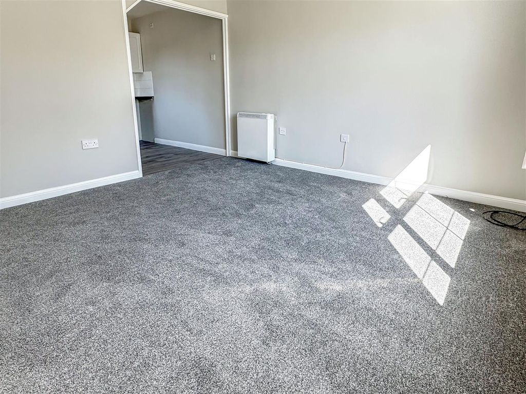 Property photo 3 of 10 Img_1003.Jpg