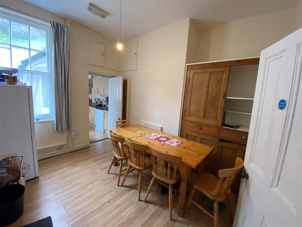 Property photo 3 of 9 264 D1.Jpg