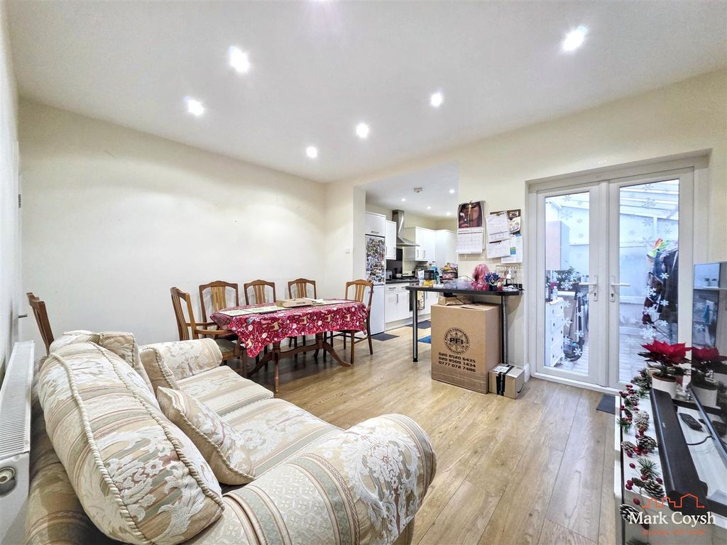 Property photo 2 of 11 20251223_090211.Jpg