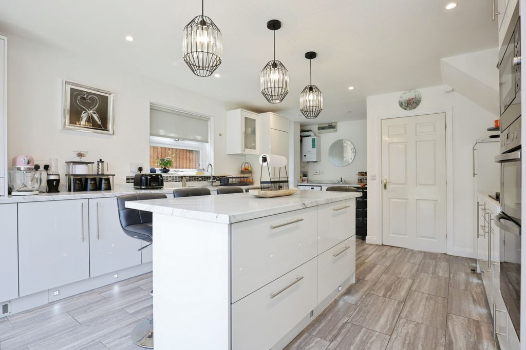 Property photo 2 of 30 Kitchen