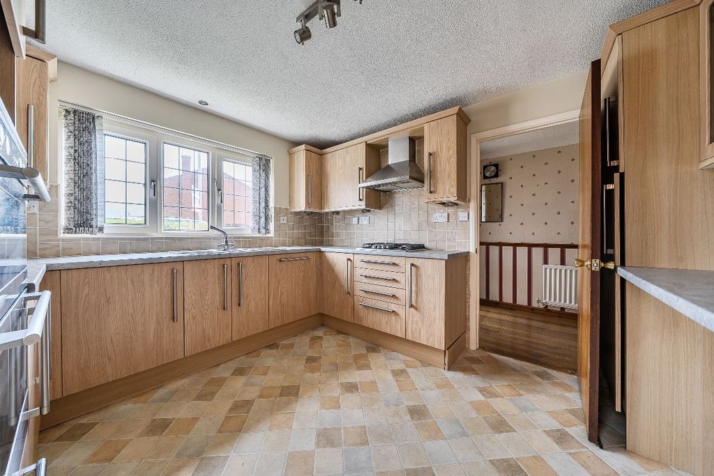 Property photo 3 of 21