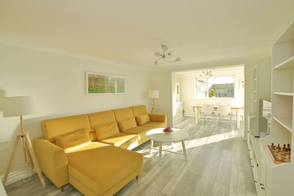 Property photo 3 of 16 Pbox-Img.Jpg