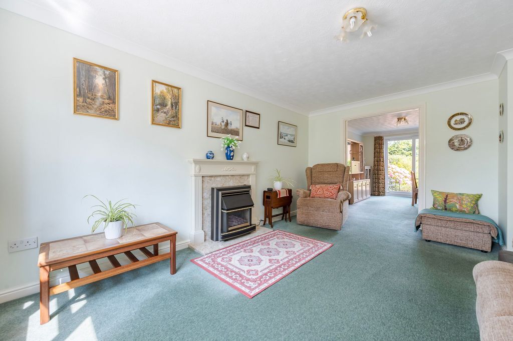 Property photo 2 of 18