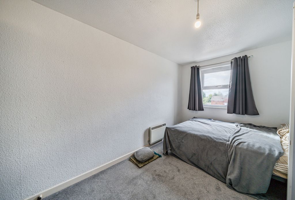 Property photo 3 of 10 1340654-8-689E1ce...