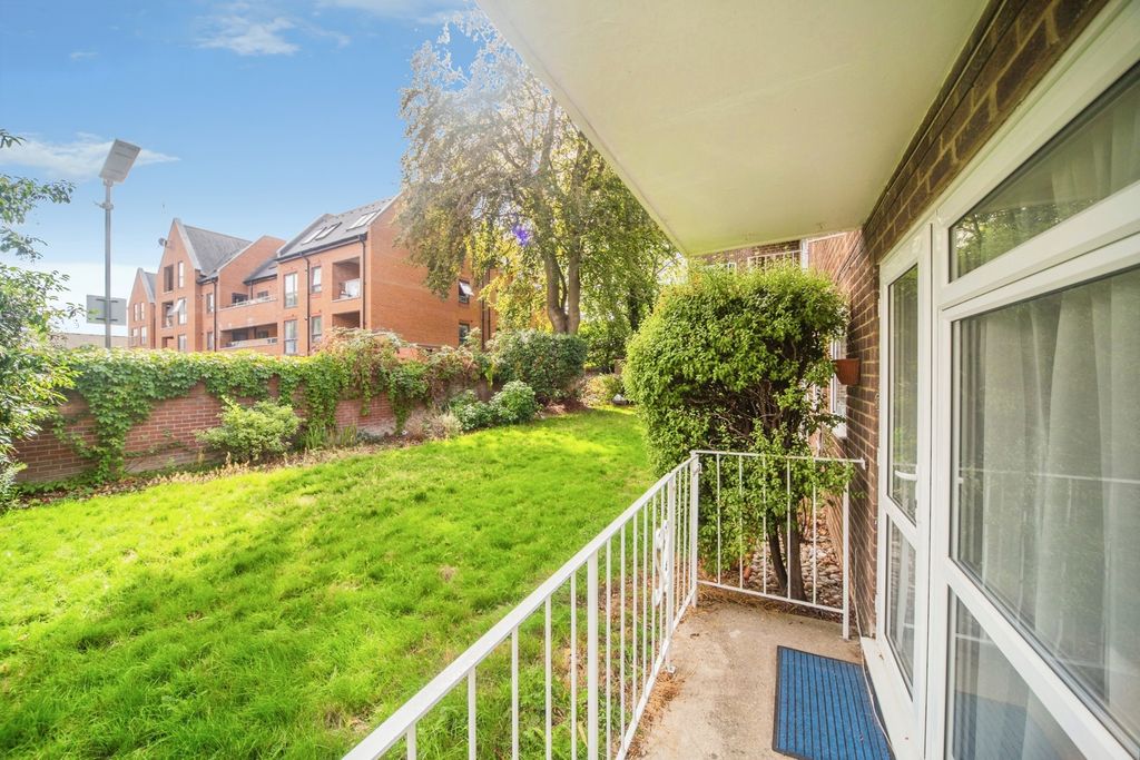 Property photo 2 of 16 Pbox-Img.Jpg