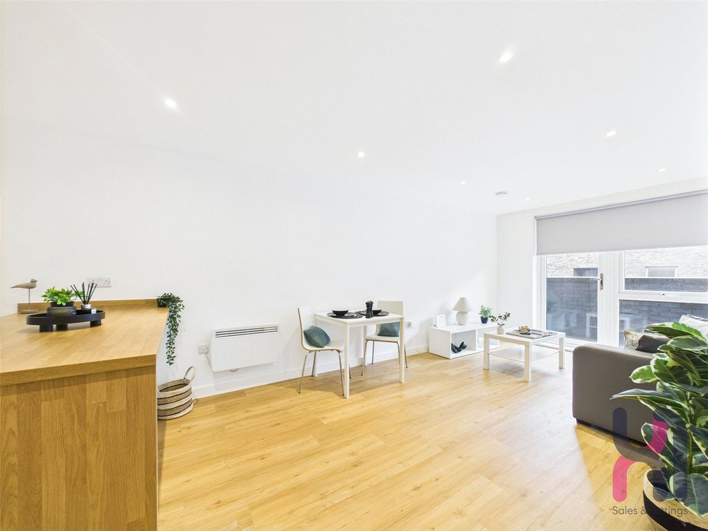 Property photo 2 of 14 Picture No. 12
