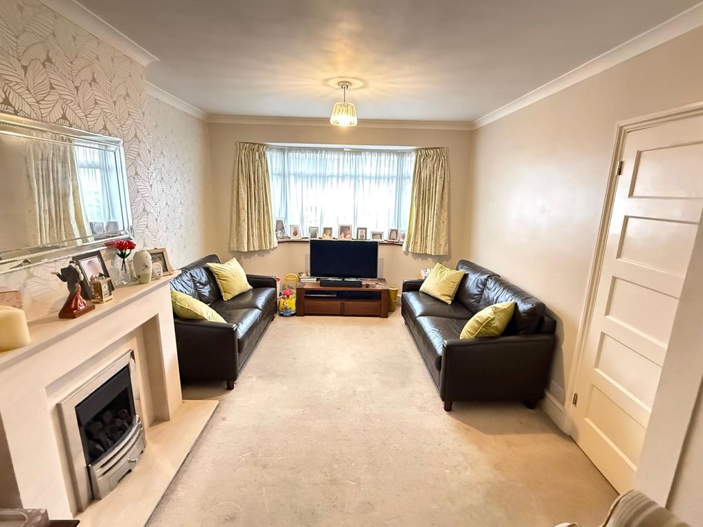 Property photo 3 of 27 Photo 14