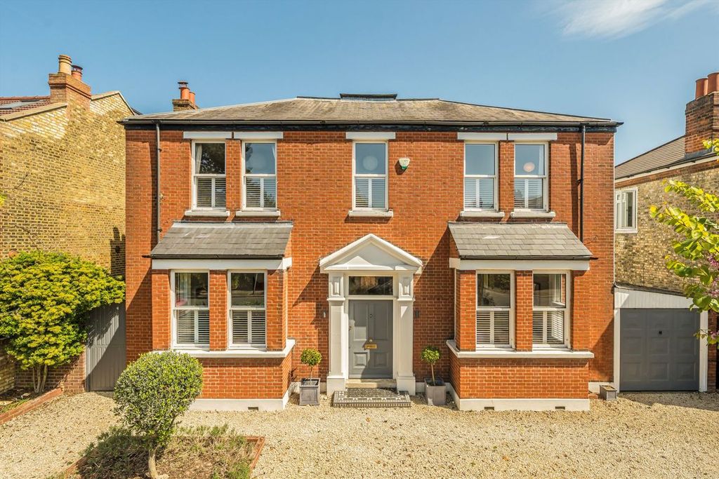 Property photo 1 of 9