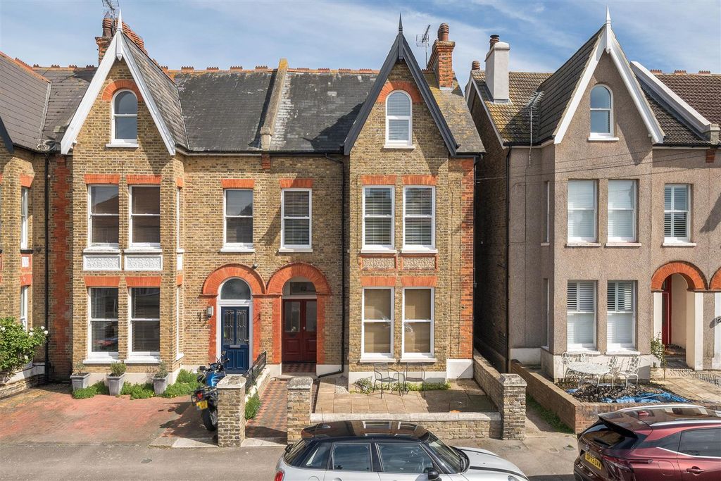 Property photo 1 of 16 Beacon Road, Herne Bay