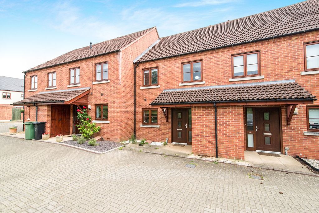 Property photo 1 of 8 F5F6A564-41cc-46A5-B