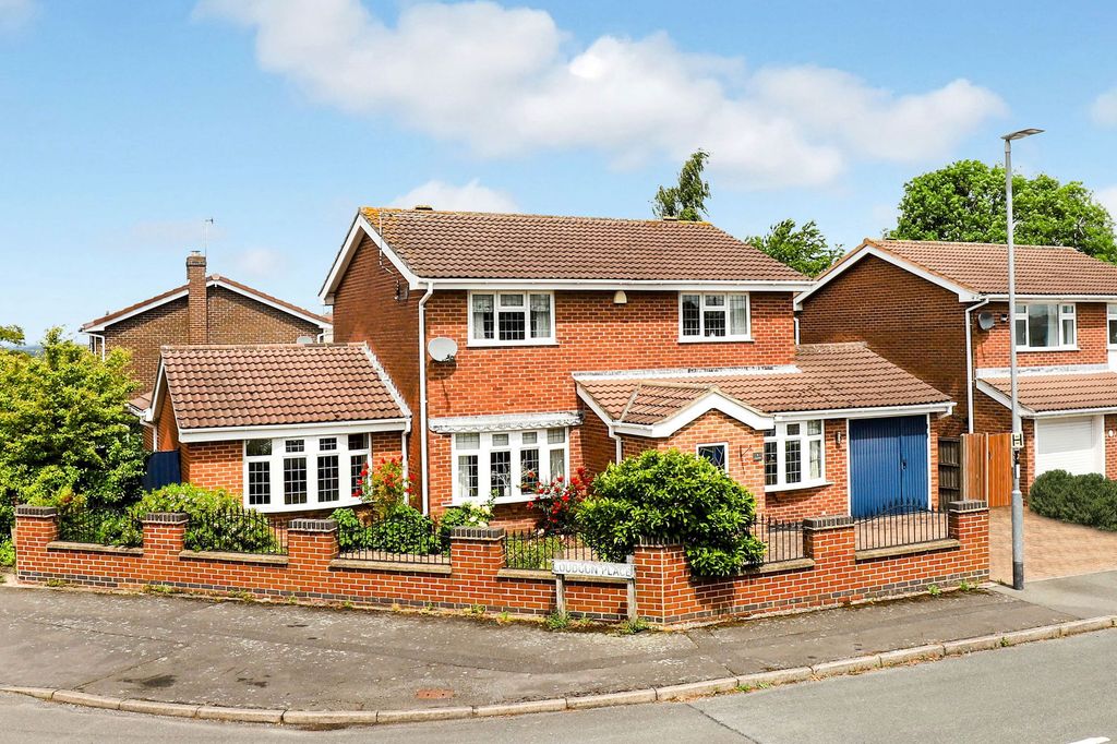 Property photo 1 of 27