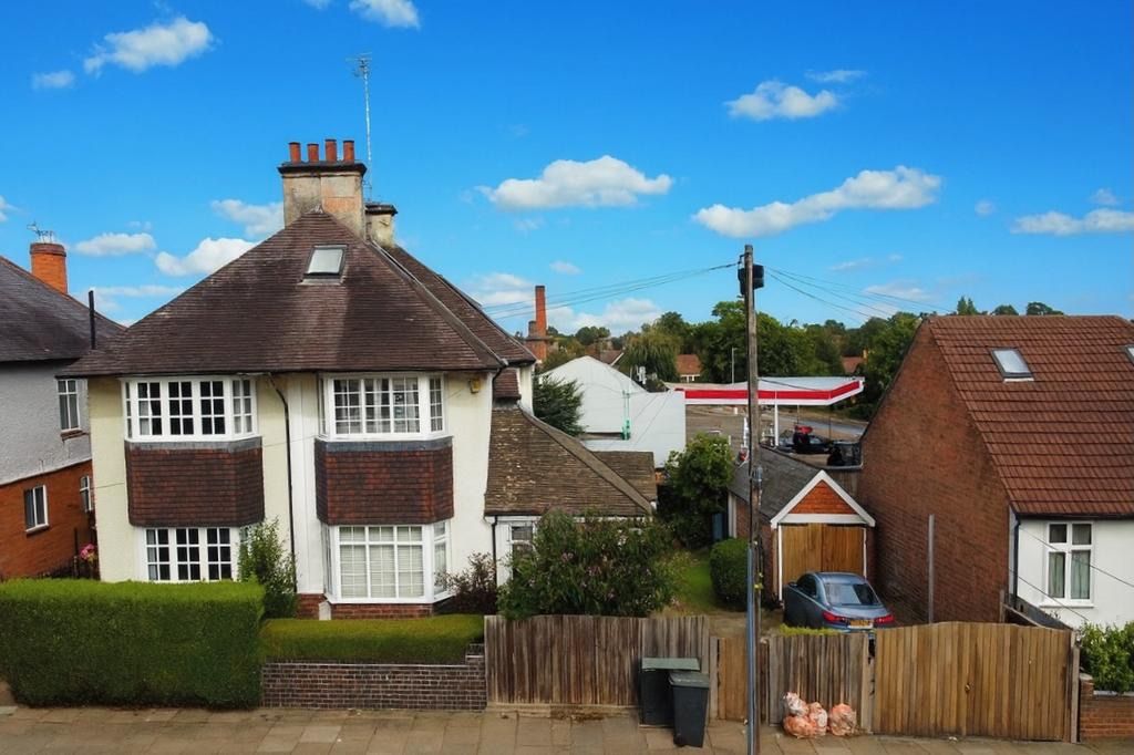 Property photo 2 of 40