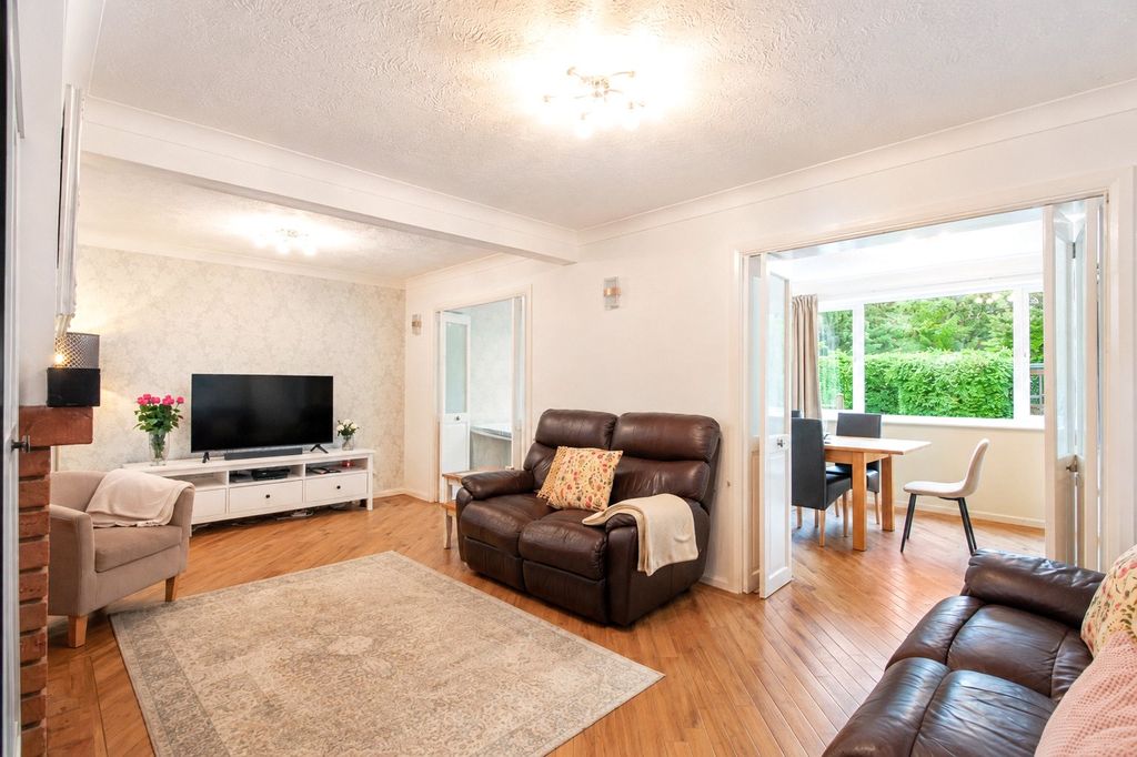 Property photo 2 of 24 Picture No. 32