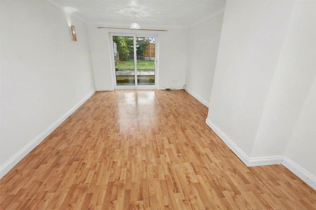 Property photo 3 of 10 Tqmz-Ao-Pdfeqmbkan_Uqlo9Bqk.Jpg