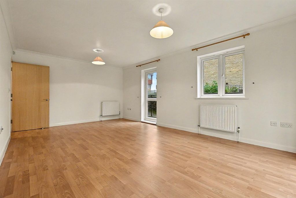 Property photo 3 of 12 Living Room..Jpg