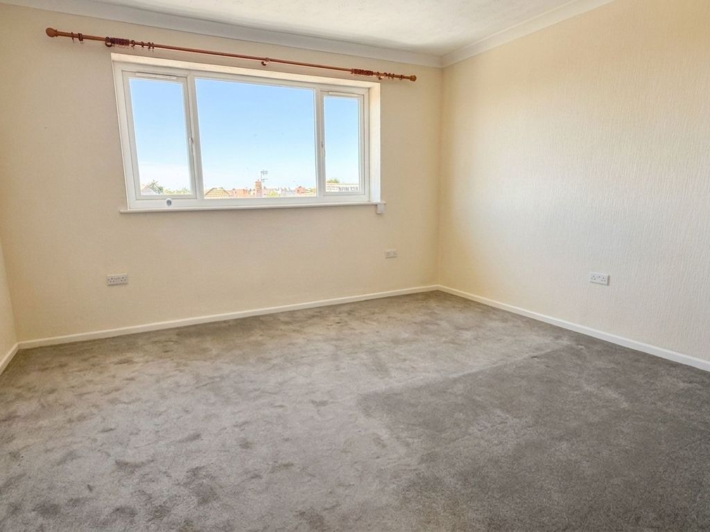 Property photo 2 of 6 Lounge