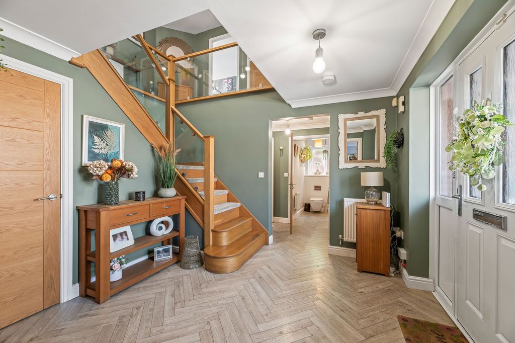 Property photo 2 of 34 Entrance Hallway