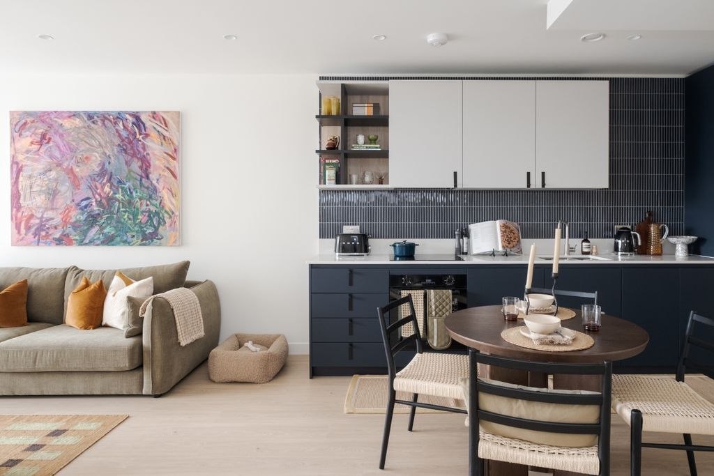 Property photo 2 of 11 Flat-106-Ferry-Is...
