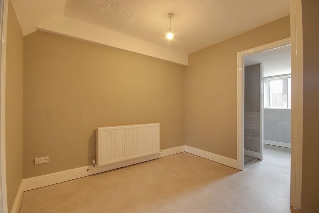 Property photo 3 of 15 Dining Room