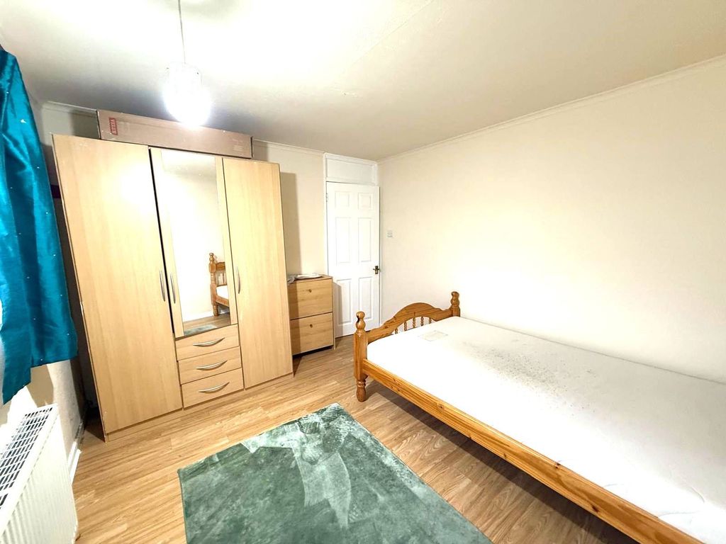 Property photo 2 of 12 Gallery