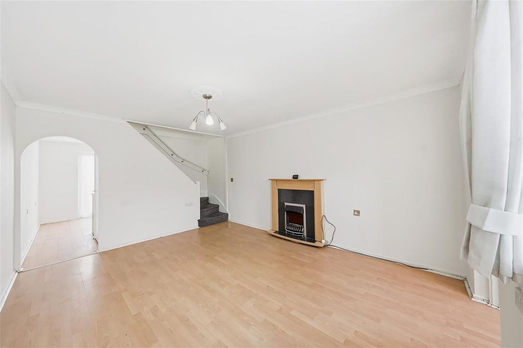 Property photo 2 of 14 Lounge