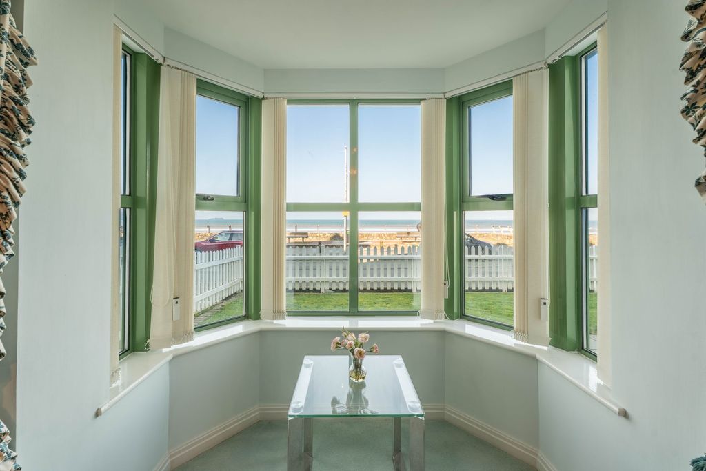 Property photo 2 of 41