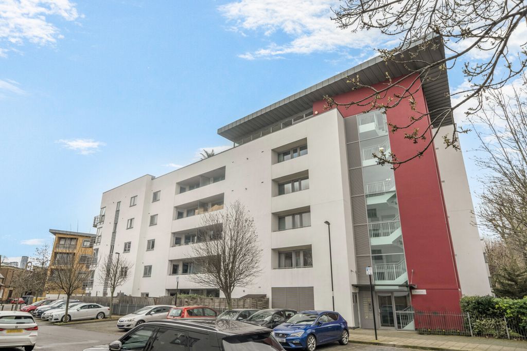 Property photo 1 of 18 1407662-18-698c73...