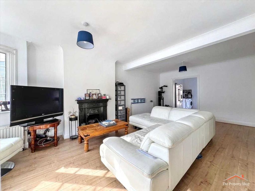 Property photo 2 of 14