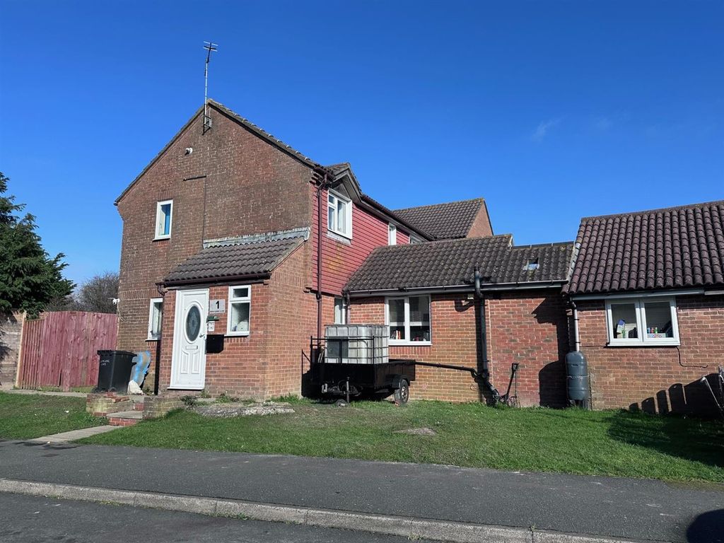 Property photo 1 of 25 01323 438506