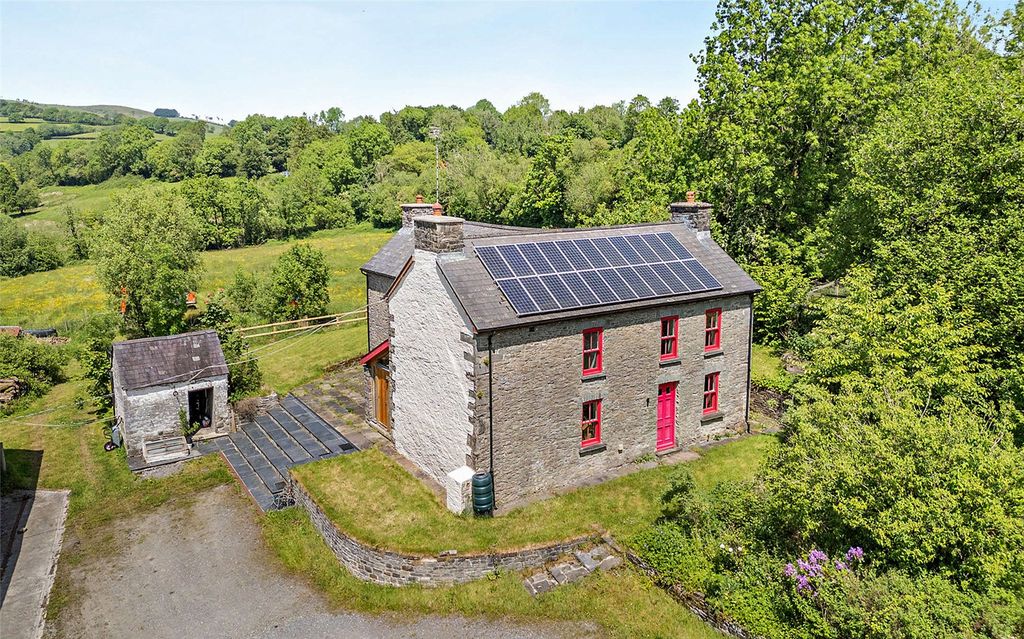 Property photo 2 of 64 House