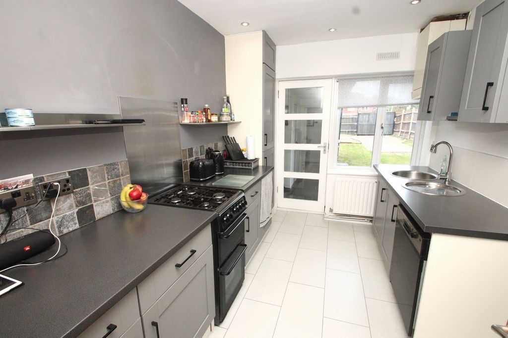 Property photo 3 of 19 Photo 19