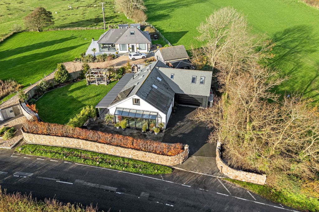 Property photo 3 of 39