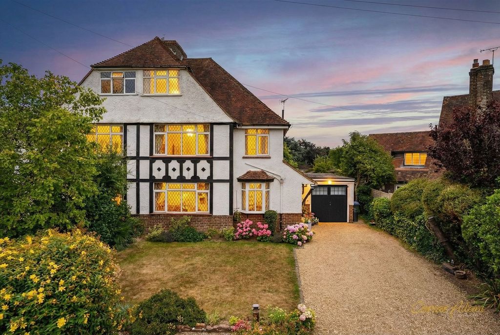 Property photo 1 of 16 Twilight Image