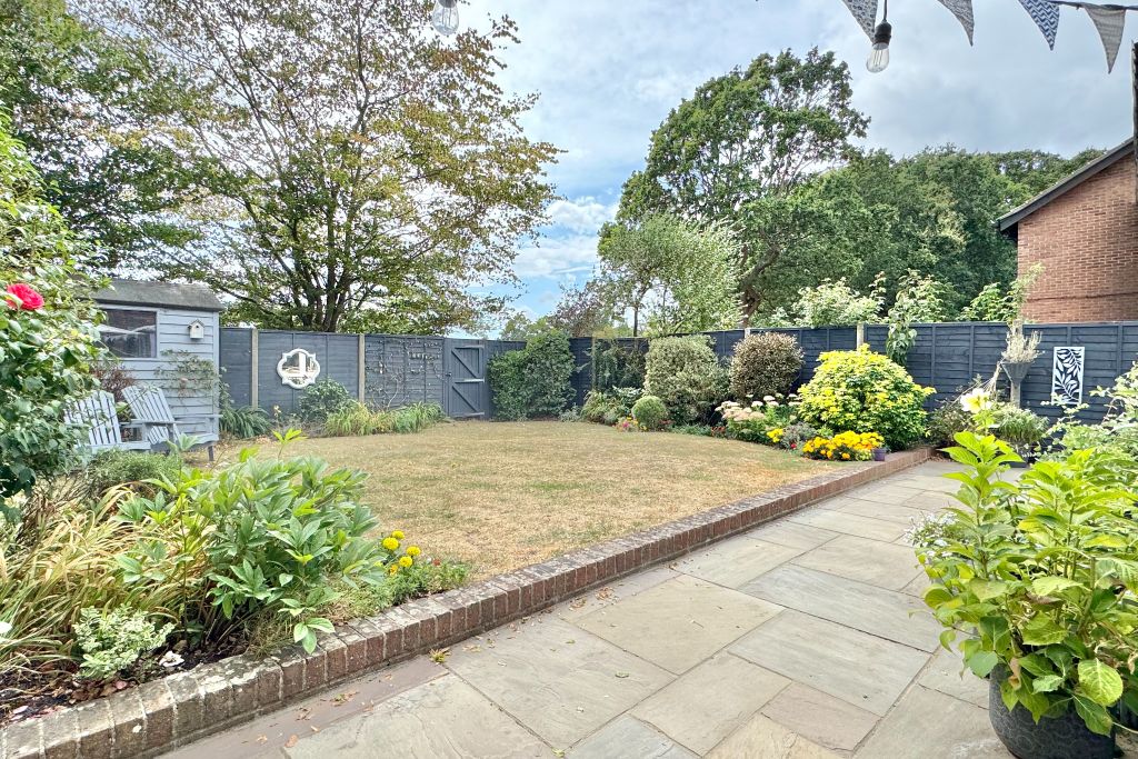Property photo 3 of 22 Garden